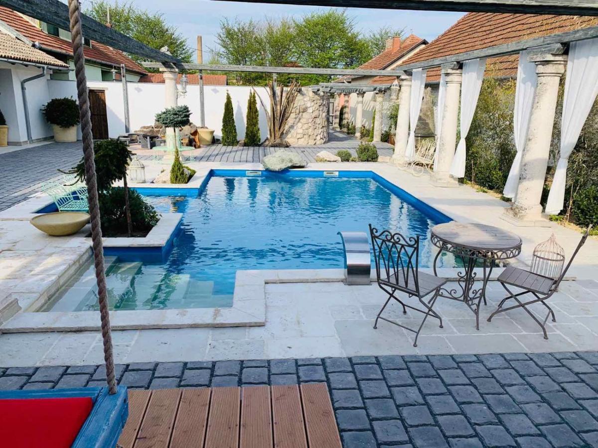 Апартаменты Resident Wellness Vendeghaz Бекешчаба Экстерьер фото